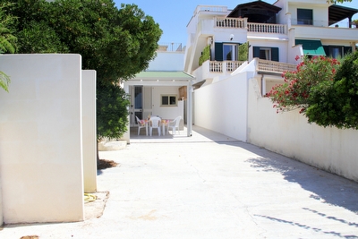 Appartamento a pochi passi dal mare con tanto spazio esterno.