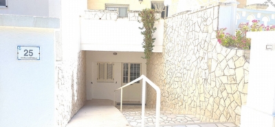 Appartamento comodo con mare sabbioso e passeggio vicini.