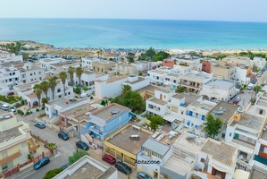 Appartamento con spazio esterno e con mare di sabbia a piedi. Lido Marini - Foto 2