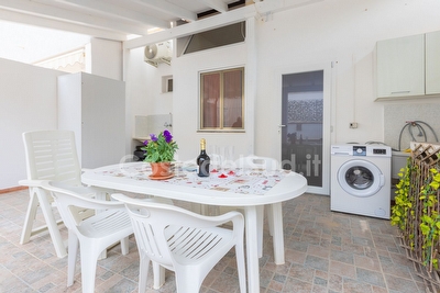 Appartamento con spazio esterno e con mare di sabbia a piedi. Lido Marini - Foto principale