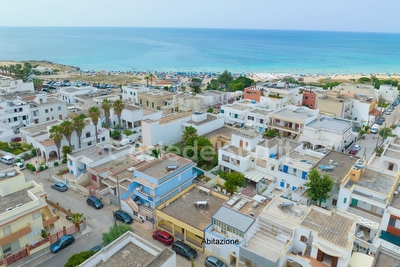 Appartamento con spazio esterno e con mare di sabbia a piedi. Lido Marini - Foto 2