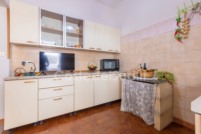 Appartamento con spazio esterno e con mare di sabbia a piedi. Lido Marini - Foto 8