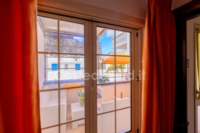 appartamento con spazio esterno centro e mare con sabbia a piedi. Lido Marini - Foto 18