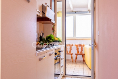 appartamento con spazio esterno centro e mare con sabbia a piedi. Lido Marini - Foto 5