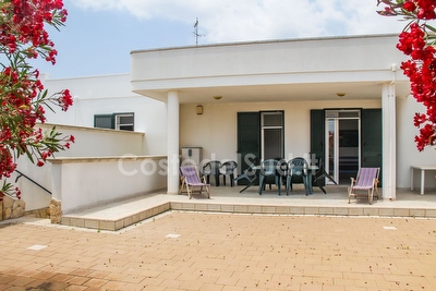 Villetta su due livelli nel cuore delle Maldive con sabbia e centro a piedi. Pescoluse - Foto 19