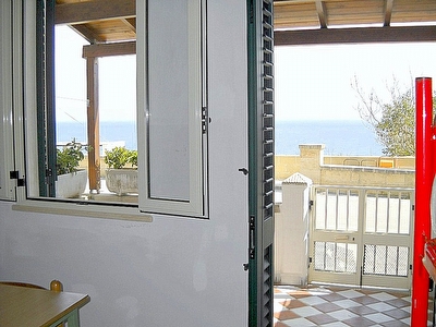 Appartamento vista mare con  spazi esterni allestiti. Marina di Marittima - Foto 6