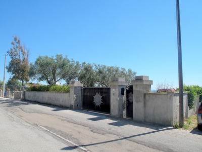 Appartamento due camere con accesso diretto al mare.