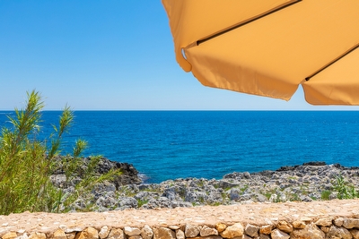 Monolocale immerso nel verde con accesso diretto al mare. Marina di Marittima