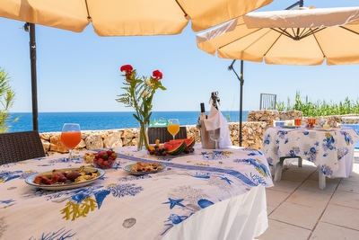 Monolocale immerso nel verde con accesso diretto al mare. Marina di Marittima