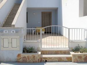 Appartamento tre posti con mare di sabbia nelle vicinanze. Torre Pali - Foto 3