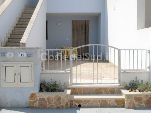 Appartamento tre posti con mare di sabbia nelle vicinanze. Torre Pali