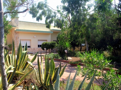 Villino fronte mare con verde e ampi spazi esterni. Torre San Giovanni - Foto 6