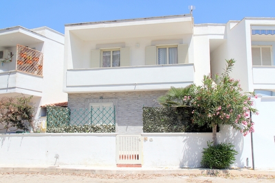 Appartamento vicinissimo ai lidi sabbiosi liberi ed attrezzati.