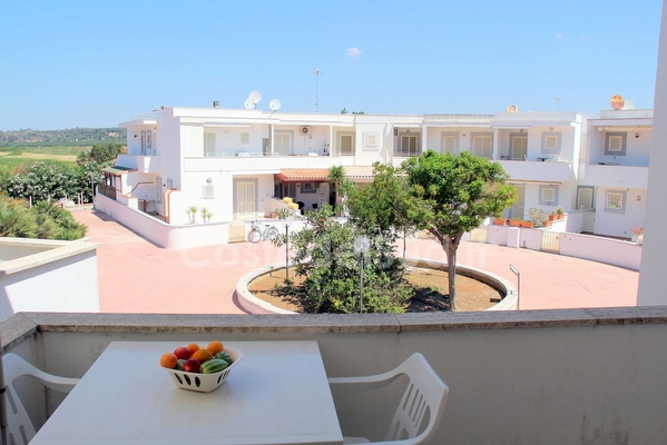 Appartamento vicinissimo ai lidi sabbiosi liberi ed attrezzati.