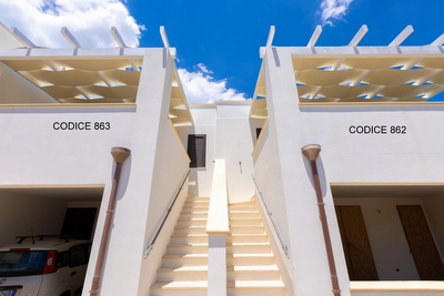 Appartamento nuovo con spazi esterni mare e centro vicini.