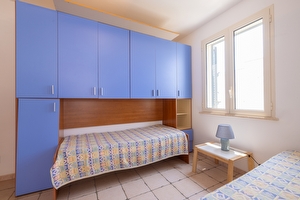 Appartamento con grande porticato centro e mare di sabbia a piedi. Lido Marini - Foto 18