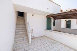 Appartamento con grande porticato centro e mare di sabbia a piedi. Lido Marini - Foto 5