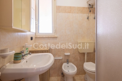 Appartamento con grande porticato centro e mare di sabbia a piedi. Lido Marini - Foto 14