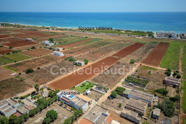 Casa tra mare e tanto verde aria pura e spiaggia vicina. Torre Pali