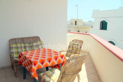 Appartamento con grande terrazzo e annesso portico. Torre San Giovanni - Foto 13