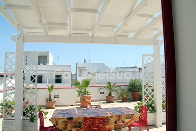 Appartamento con grande terrazzo e annesso portico. Torre San Giovanni - Foto 19