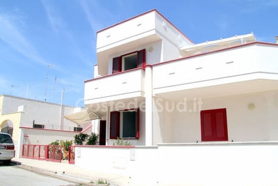 Appartamento con grande terrazzo e annesso portico. Torre San Giovanni - Foto 3