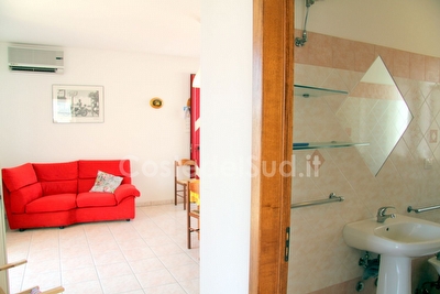 Appartamento con grande terrazzo e annesso portico. Torre San Giovanni - Foto 30