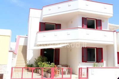 Appartamento con grande terrazzo e annesso portico. Torre San Giovanni - Foto 4