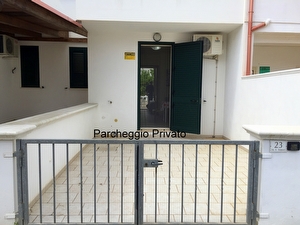 Appartamento con spazi esterni passeggio e mare di sabbia a piedi. Lido Marini - Foto 2