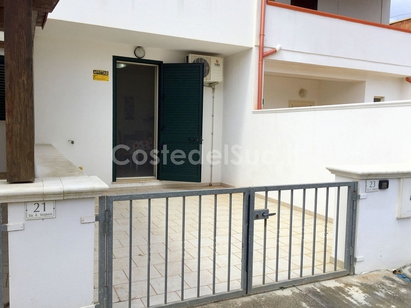 Appartamento con spazi esterni passeggio e mare di sabbia a piedi. Lido Marini