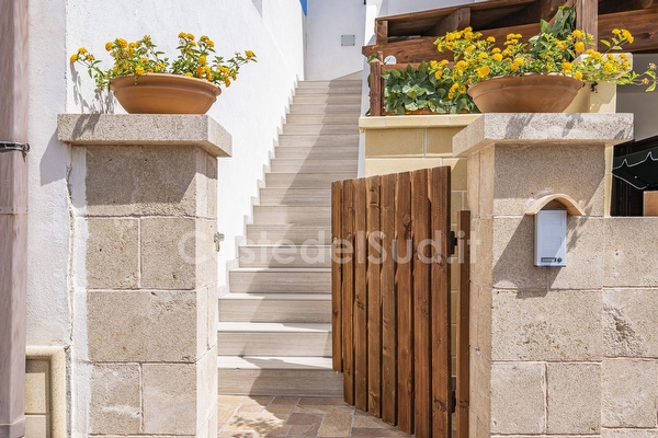 Appartamento vista e fronte mare Torre San Giovanni
