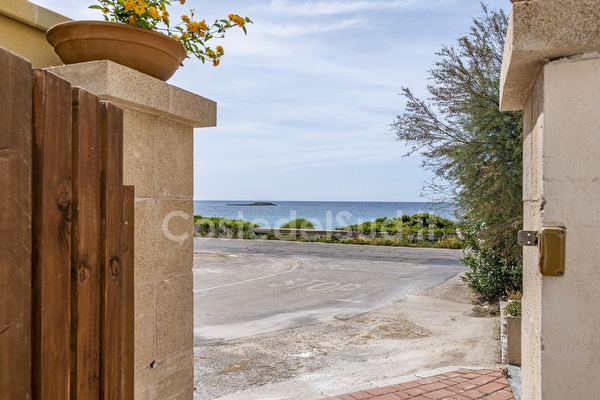 Appartamento vista e fronte mare Torre San Giovanni