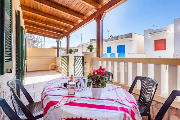 Villetta con spazi esterni - 2 camere - lungomare e servizi a piedi