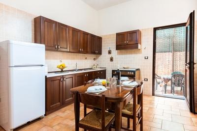 Villetta con pineta - 2 camere - posto auto recintato