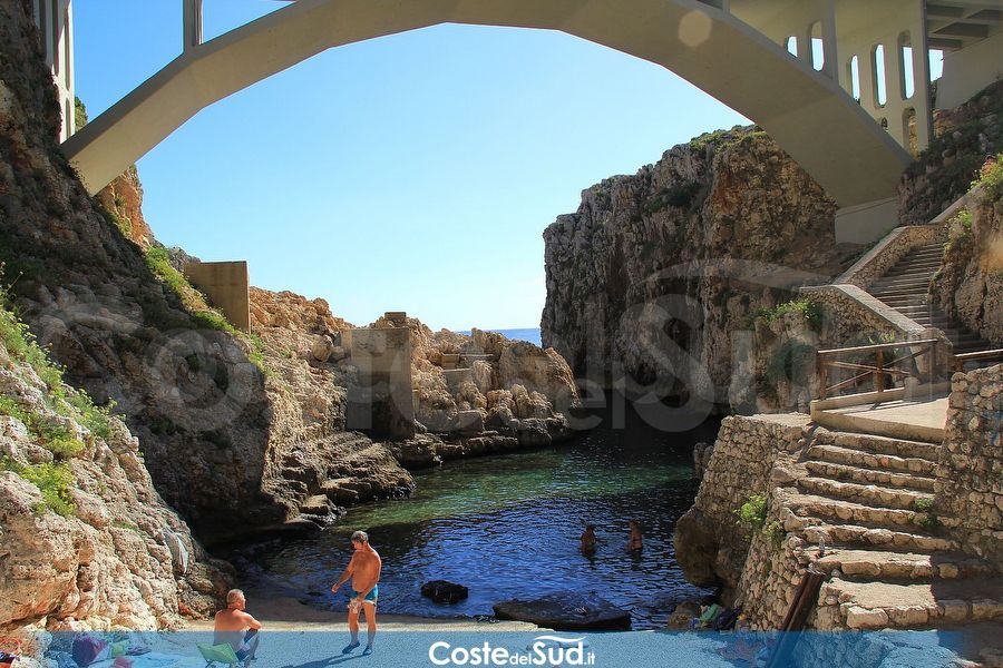 5 foto di località rocciose salentine bellissime